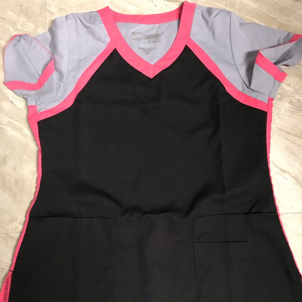 Scrub top